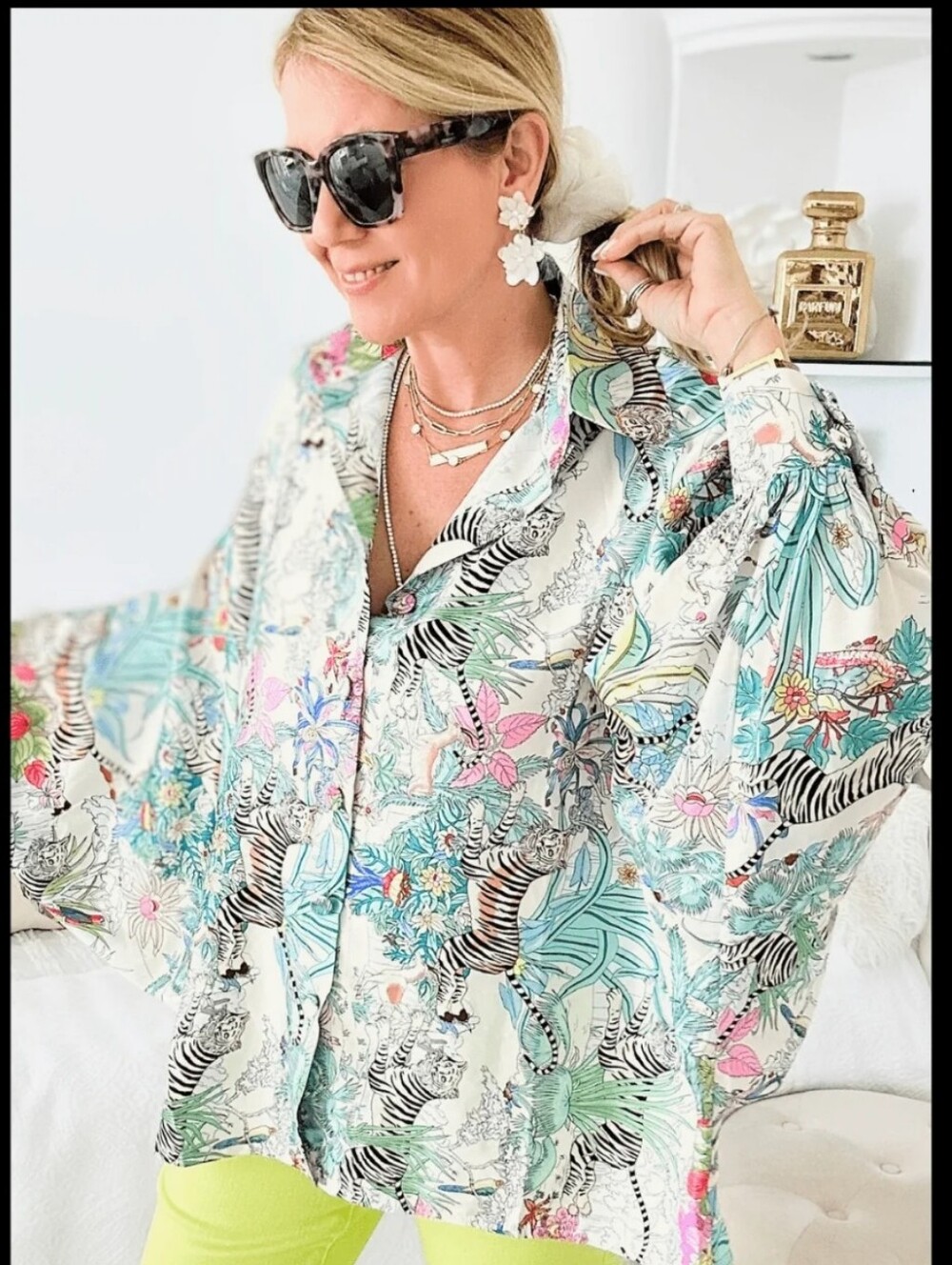 Beulah Style Tiger Floral Print Button Down Blouse One Size Multicolor